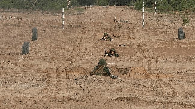 步兵打坦克战法不过时 俄军组织男女士兵配合演练 - 3