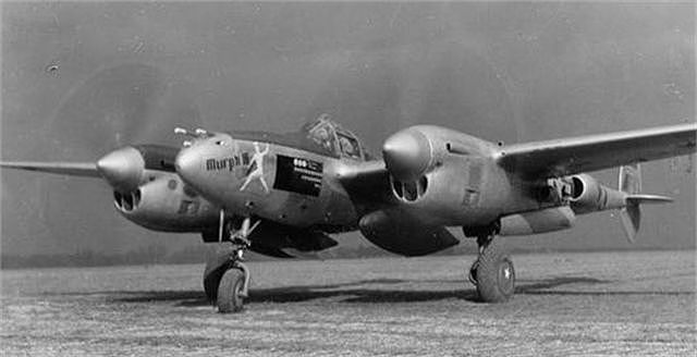 二战的“招摇”爱情：飞行员将恋人照片贴在机身，击落了40架敌机 - 4