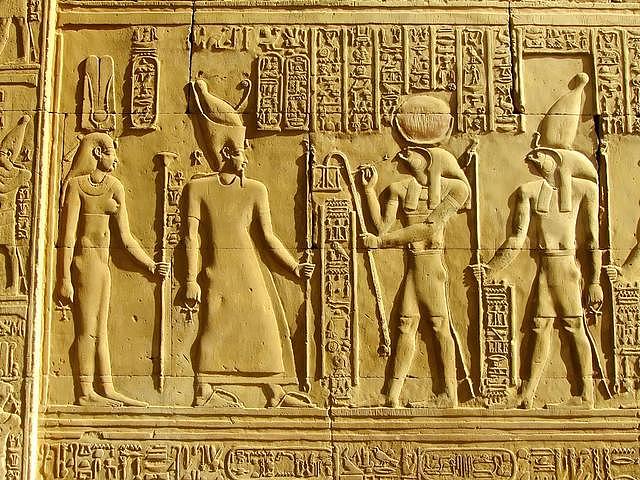 古埃及法老娶自己女儿为妻，还和她生孩子，为何不觉得有违伦理 - 7