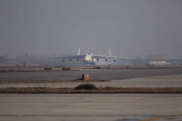 惊呆了！乌媒爆料仅存的一架安-225被击毁，世界最大运输机消失 - 13