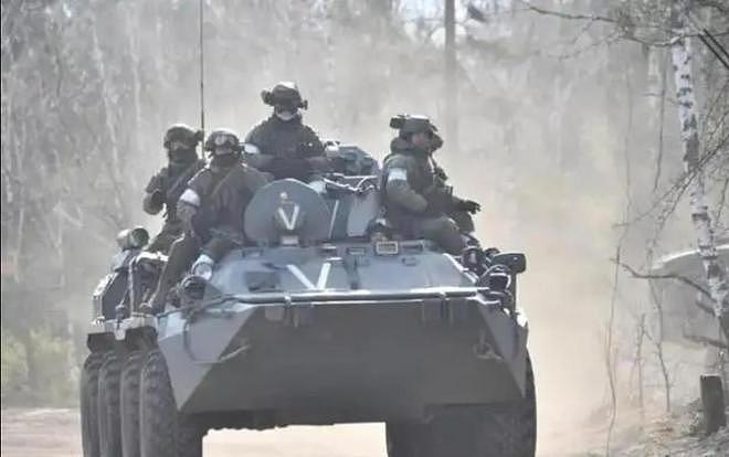 俄军多路包围，乌军士兵却忙着“摆拍”领赏 - 4