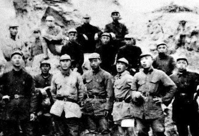 1935年红军高级将领神秘失踪，51年后，钟国楚拜访一和尚：老首长 - 9