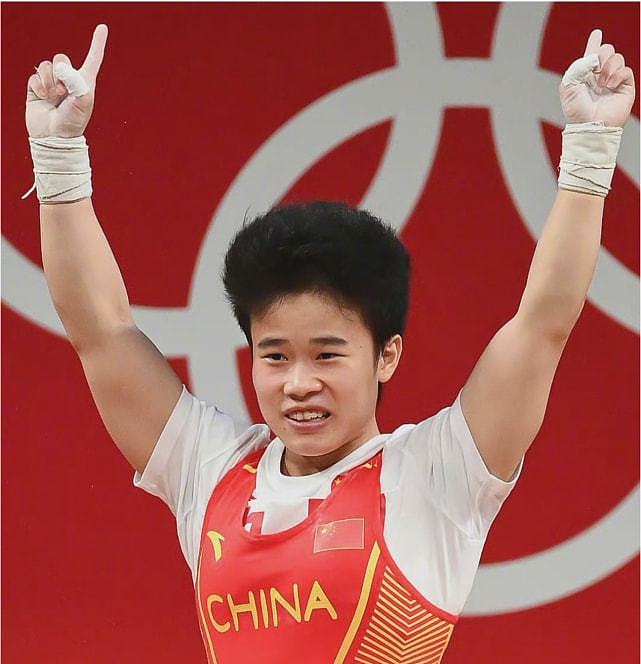 凡尔赛!举重冠军侯志慧告诉香港观众:全运会打破世界纪录才能夺冠 - 1