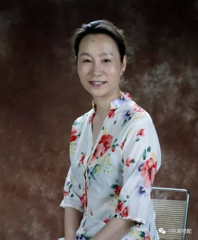 67岁“母亲专业户”奚美娟：大家闺秀式的穿搭很实用，到老都优雅 - 6