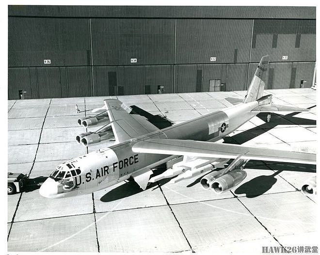 70年前 B-52原型机首飞“同温层堡垒”演变历程 将服役到2050年 - 18