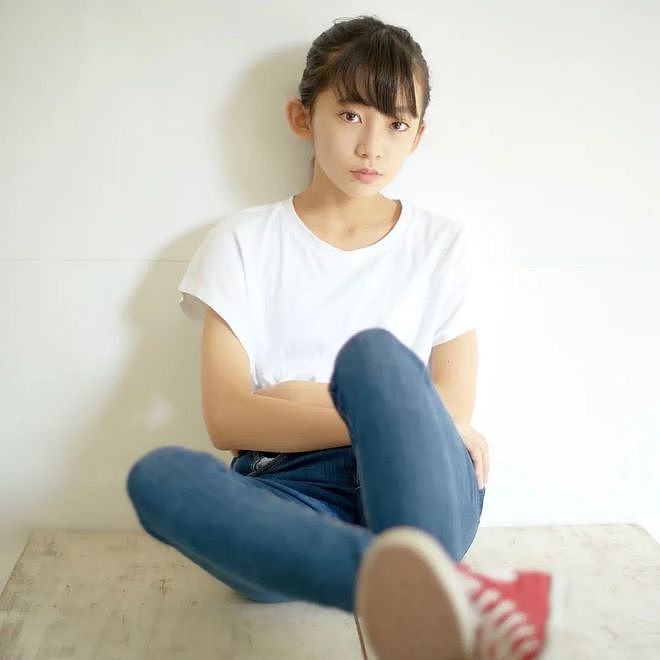 日本14岁女生被选为苏打MV女主角！网友：有点像小松菜奈… - 23