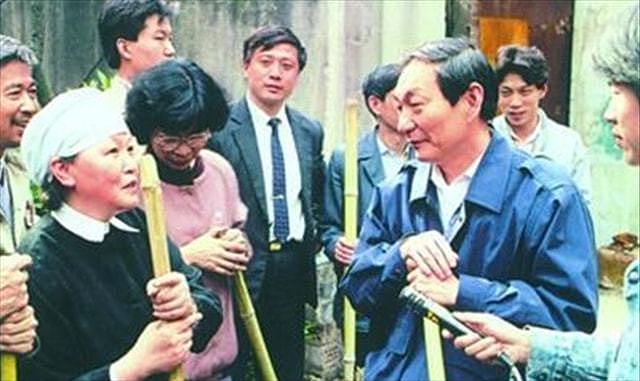 朱镕基上任上海市市长第一天：来到财政局，对完账后脸色越来越黑 - 3