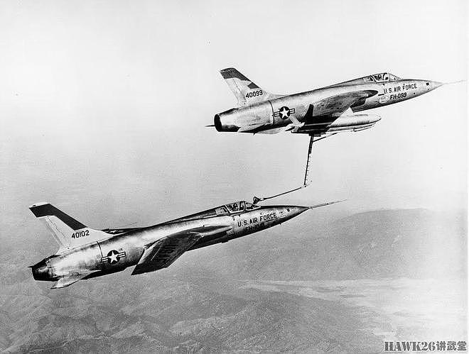 F-105“雷公”战斗轰炸机 走错片场的重型战机 损失堪称天文数字 - 12