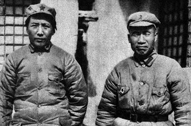 1978年，一独腿老红军进京，邓小平开玩笑：你坐了10年牢还活着？ - 5