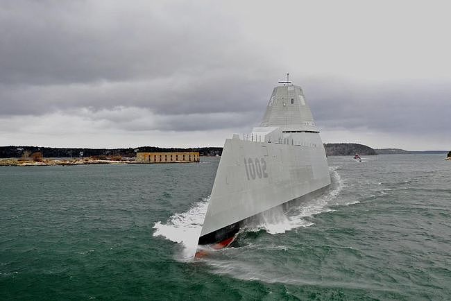 美国海军在加速？2022年上半年，交付一艘船坞登陆舰和一艘驱逐舰 - 9