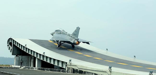 印度又开大单，法国“阵风”与美国F-18E/F激烈竞标，谁能胜出？ - 4