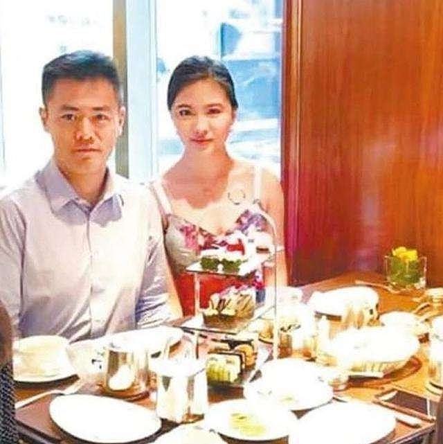 又走一个！26岁混血女星高调离开TVB，曾与刘銮雄42岁长子相恋 - 8