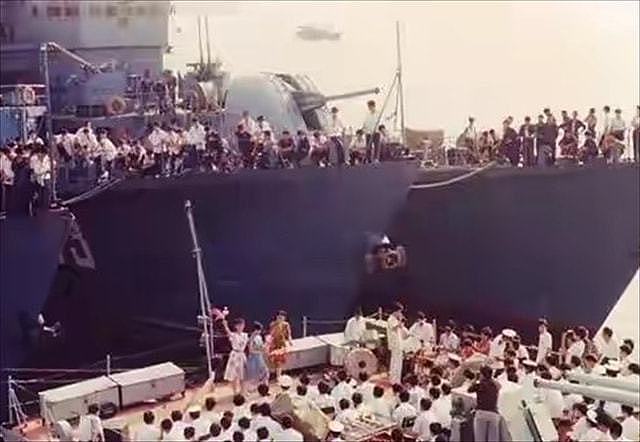 1988年赤瓜礁海战：一战奠定中国南海地位，是谁打响的第一枪？ - 3