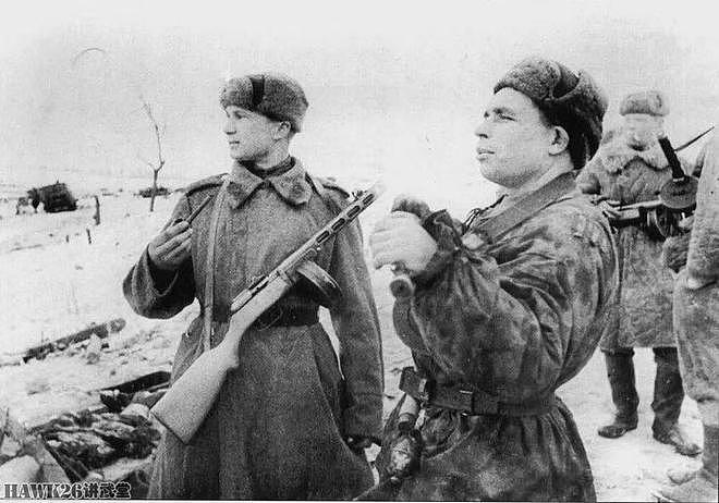 苏军如何利用缴获的德国装备 钢盔制服都能用上“铁拳”最受欢迎 - 9