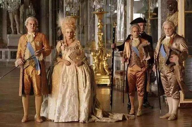 奢华的法国凡尔赛宫内都是随地大小便？1682年5月6日宫廷迁往郊区 - 9