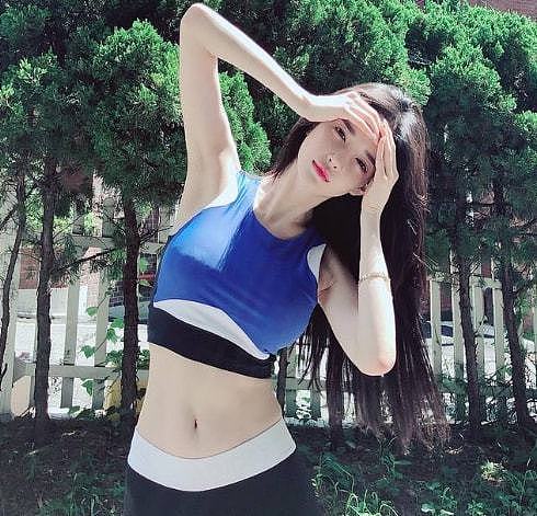韩国最美健身女神潘南奎，“撞脸”baby，长腿细腰美出新高度 - 3