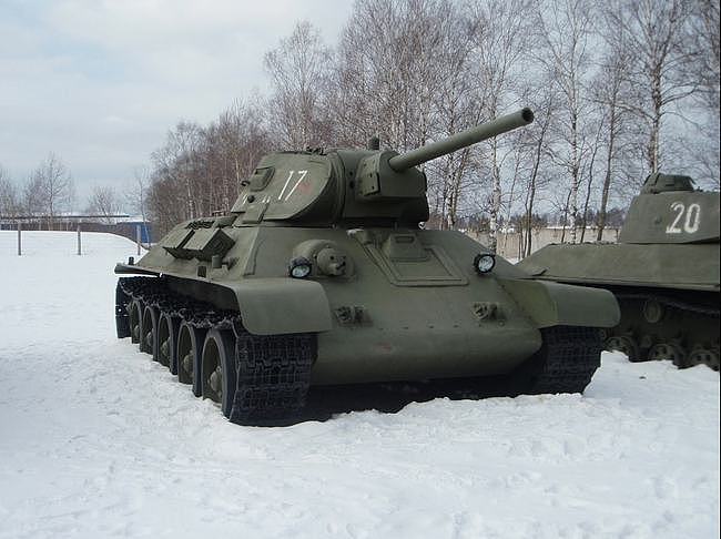 苏德战争初期的T-34中型坦克，在战场上的表现到底如何？ - 2