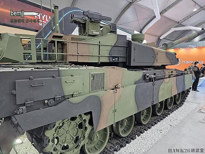 直击：韩国军警防务展览会 30吨步兵战车亮相 未来主战坦克很科幻 - 17