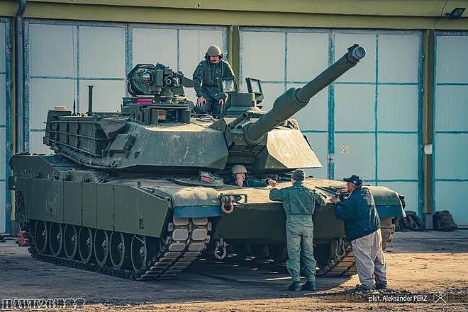 波兰陆军M1A2主战坦克训练课 面对诸多难题 美国工程师保驾护航 - 3