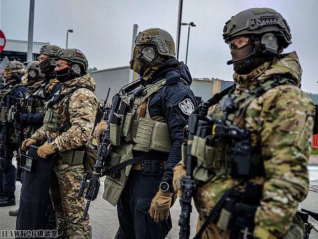 波兰军警集结白俄罗斯边境地区 老牌特种部队现身 随时准备应战 - 3