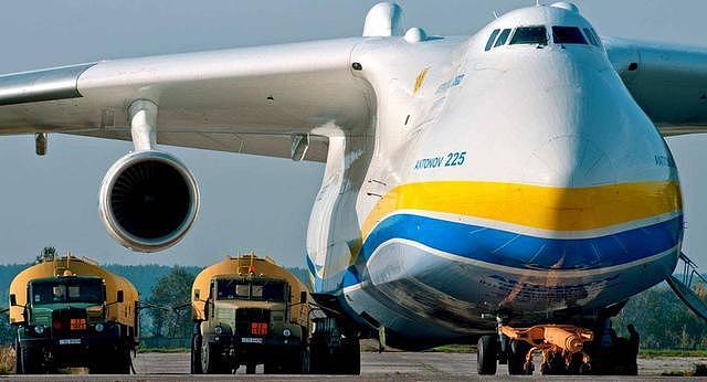 惊呆了！乌媒爆料仅存的一架安-225被击毁，世界最大运输机消失 - 10