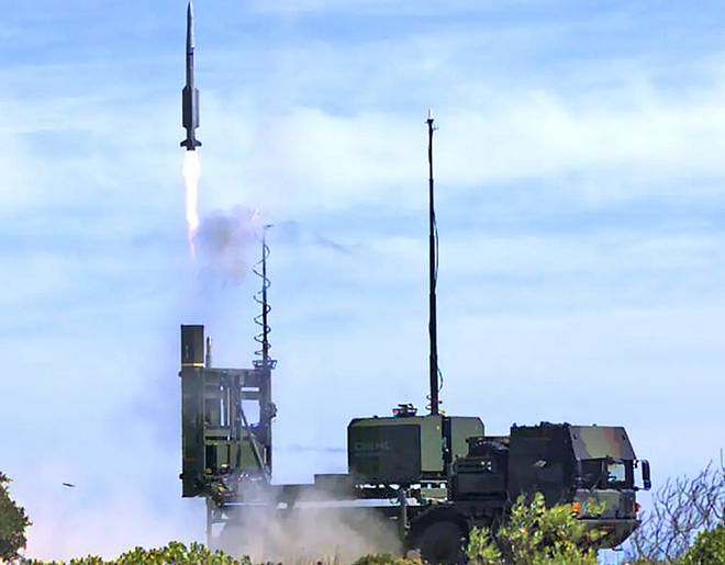 乌克兰计划购买德国IRIS-T防空导弹，会对俄军战机构成多大威胁？ - 1