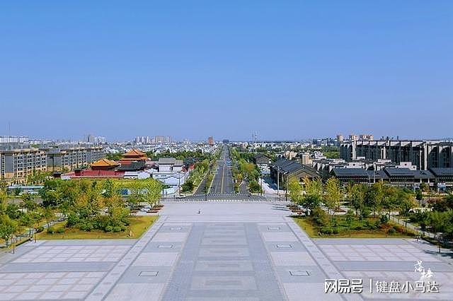 安徽凤阳有一座标志建筑，历史悠久，独具特色，还能俯揽城市美景 - 4