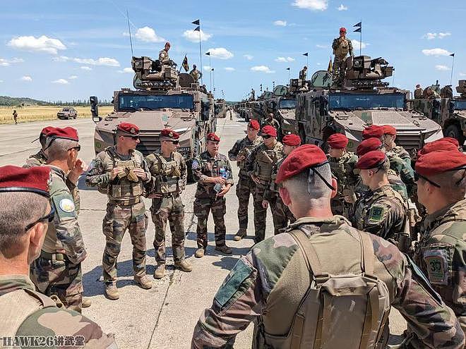 法国即将举行阅兵式 法军精锐部队抓紧彩排 新型装甲车吸引目光 - 2
