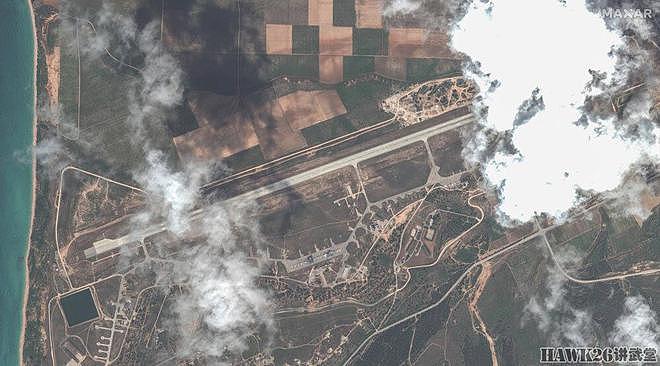 卫星照片解读：乌克兰袭击贝尔贝克空军基地 两架米格-31战机被毁 - 6