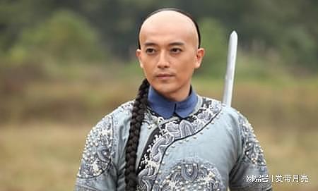 清朝皇帝怎么剃发，他不怕理发师背后捅刀吗？你看他们都是啥身份 - 1