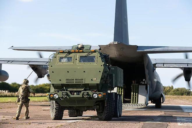 “海玛斯”现身拉脱维亚 C-130运输机进行战术空运 完成蛙跳作战 - 4