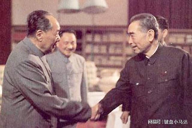 1974年，毛主席指着王洪文，巧向周恩来面授接班人事宜 - 7