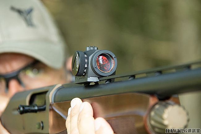 枪械专家讲解：反射式红点瞄准具是射击新手最佳的枪械配件之一 - 7