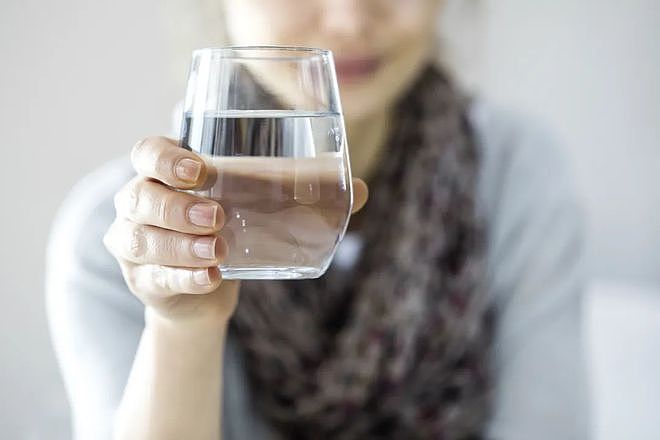 喝水也会伤肾？提醒：喝水不注意这3个细节，或会真的有损健康 - 2