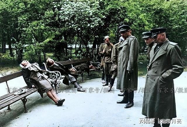 罕见照，艺伎摁和尚，德军被关进狮子笼，国军用火焰喷射器烧日军 - 11