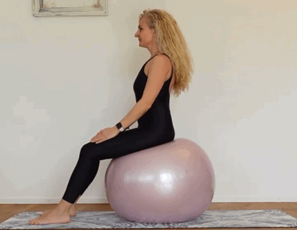 坚持这9个瑜伽球塑形动作30天，让你全身塑形变瘦 - 8