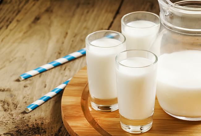 果汁、乳酸和牛奶，这3种饮品虽对身体好，但选购时仍需留心 - 3