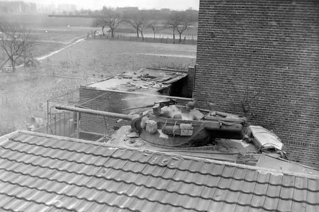 美国对德国重型坦克的回击，强大的坦克杀手——M36坦克歼击车 - 5