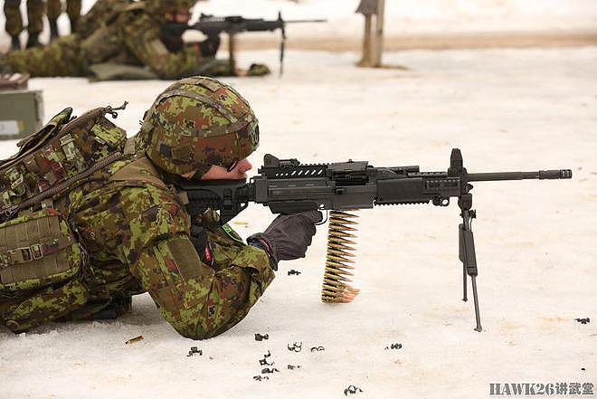 爱沙尼亚士兵实弹射击训练 德国手枪美国步枪以色列机枪云集一堂 - 13