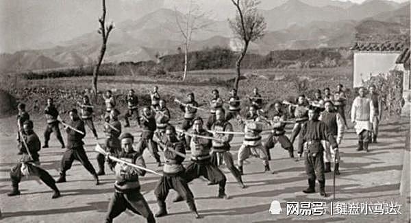 清朝灭亡，100万清军多数被遣散，唯独有一支撑到1997年 - 4