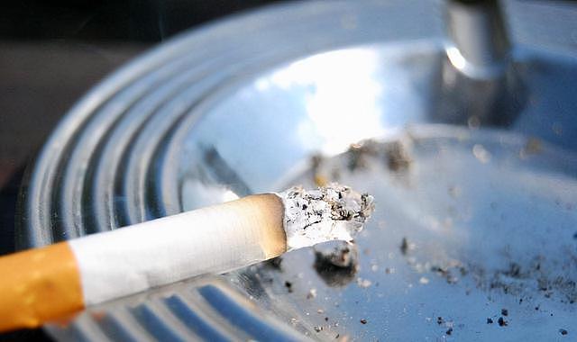 烟里的尼古丁根本不是致癌物？吸烟有害健康是错的？医生说出实情 - 3