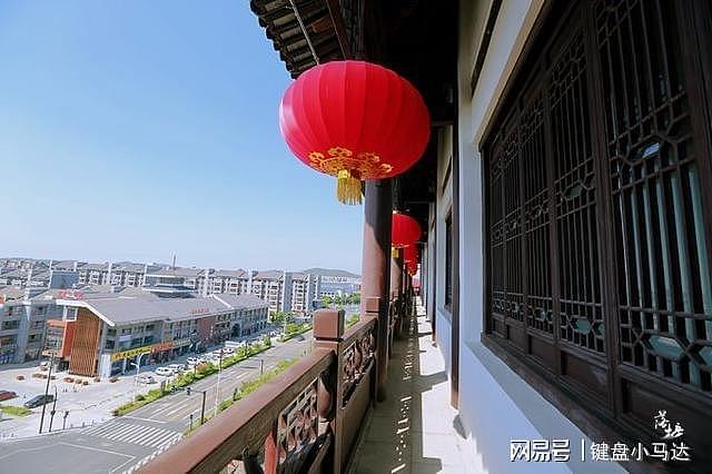 安徽凤阳有一座标志建筑，历史悠久，独具特色，还能俯揽城市美景 - 3