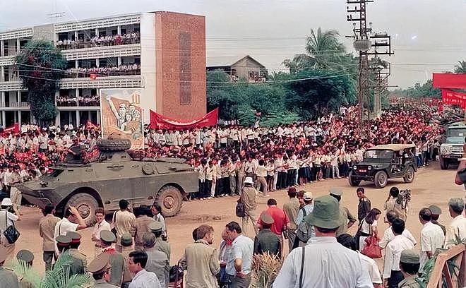 1978年越南入侵柬埔寨，却为何受到柬埔寨人民的支持 - 7