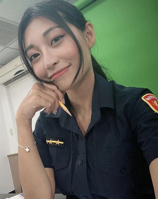 台湾省“最美女警”，长相甜美、E杯上围，不愧是性感的化身 - 3