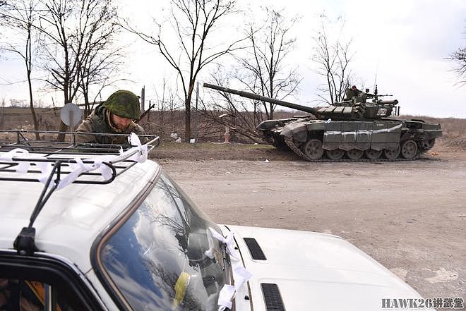 战地报道：顿涅茨克民兵肩扛莫辛-纳甘狙击步枪 检查乌克兰难民 - 2
