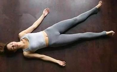唯美瑜伽：侧伸展运动，轻松消除腰部赘肉，纤细小蛮腰练出来！ - 2