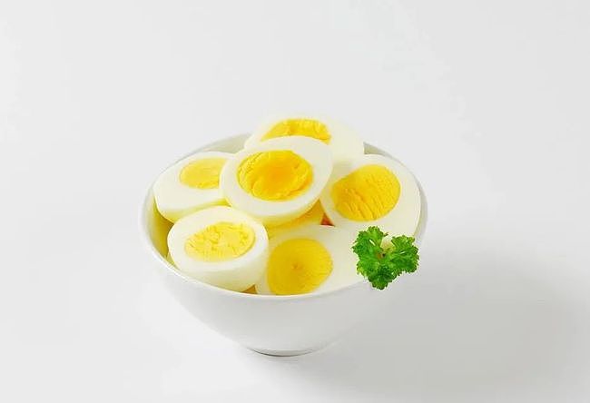 常吃水煮蛋会骨质疏松？专家告诉你答案，这2种食物建议平时少吃 - 3