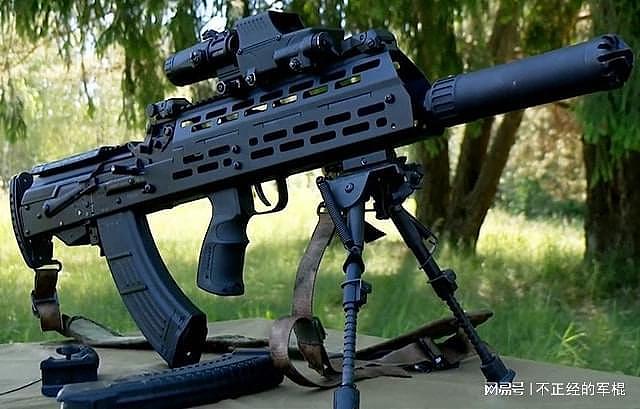 白俄罗斯SMAR-100BPM步枪：看了这把无托步枪，谁还敢说95丑？ - 7