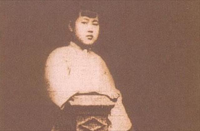 金维映：邓小平的第二任妻子，离婚后嫁给李维汉，37岁在苏联牺牲 - 8