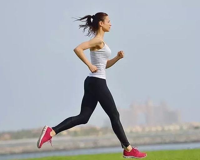 跑步一个月为何没有瘦？注意跑步技巧，让汗水不会白流 - 5